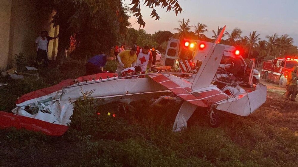В Мексике разбился самолет, который должен был объявить паре пол будущего ребёнка