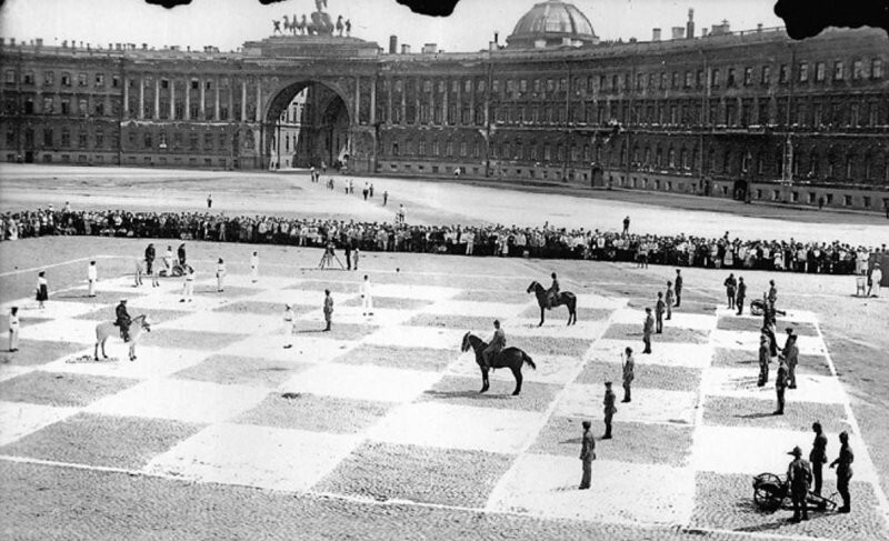 В Петербурге проведут турниры по "живым" шахматам