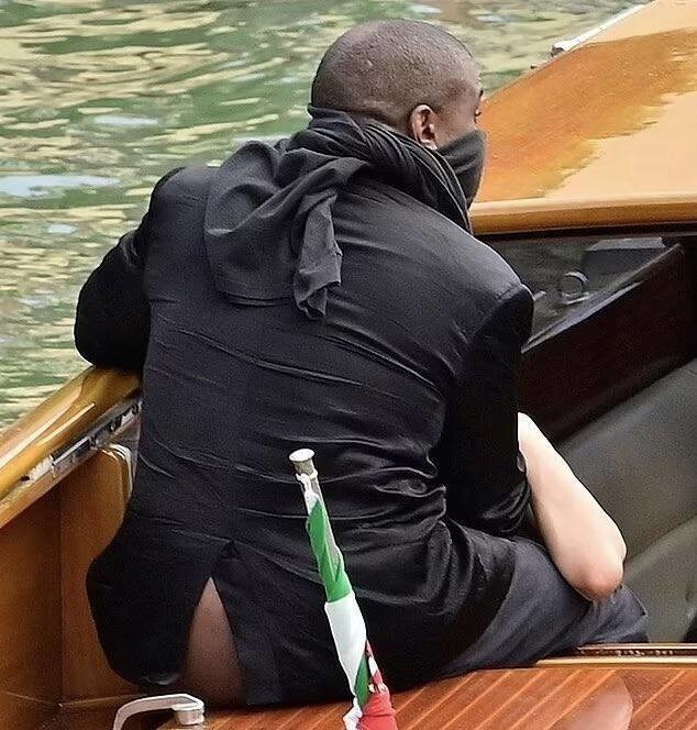 После сексуального скандала Канье Уэсту запретили арендовать лодки в Венеции
