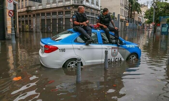 Морская полиция Рио-де-Жанейро в действии