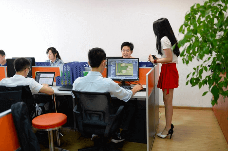 В Китае женщина числилась сотрудником 16 компаний, но ни в одной не работала