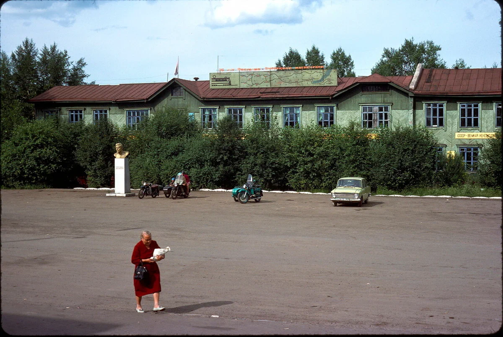 Нижнеудинск, Иркутская область, привокзальная площадь, 1975 год.