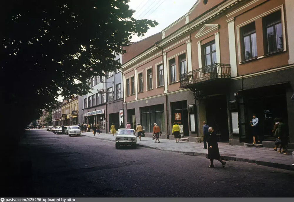 Каунас, Литовской ССР, Аллея Свободы, ранее была и Николаевской улицей и даже проспектом Сталина, 1985 год.