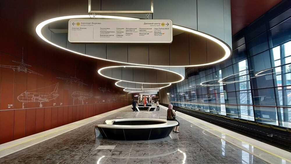 "Это точно 2023-й?": поразительный дизайн новой станции метро "Пыхтино"
