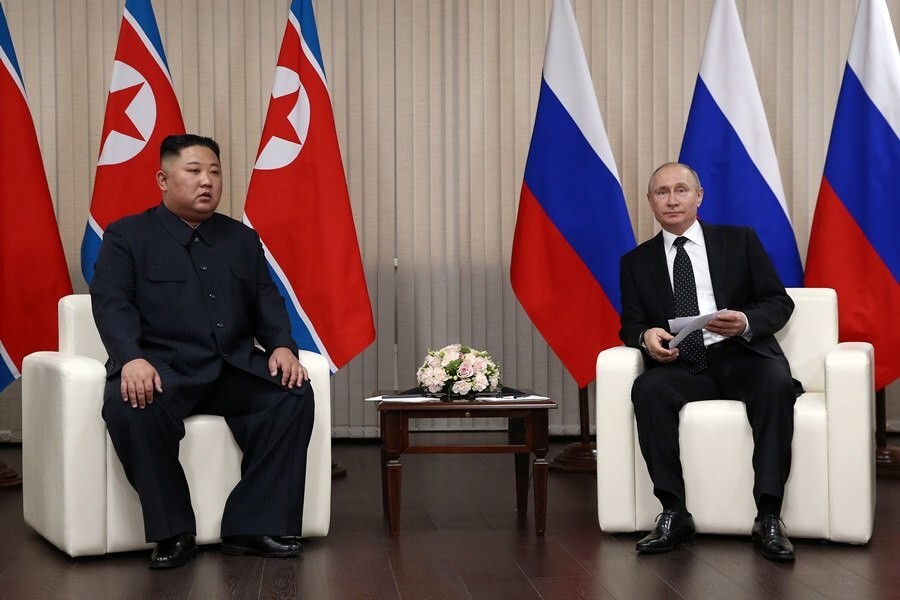 К нам едет Ким Чен Ын: лидер Северной Кореи выдвинулся на своём бронепоезде в Россию
