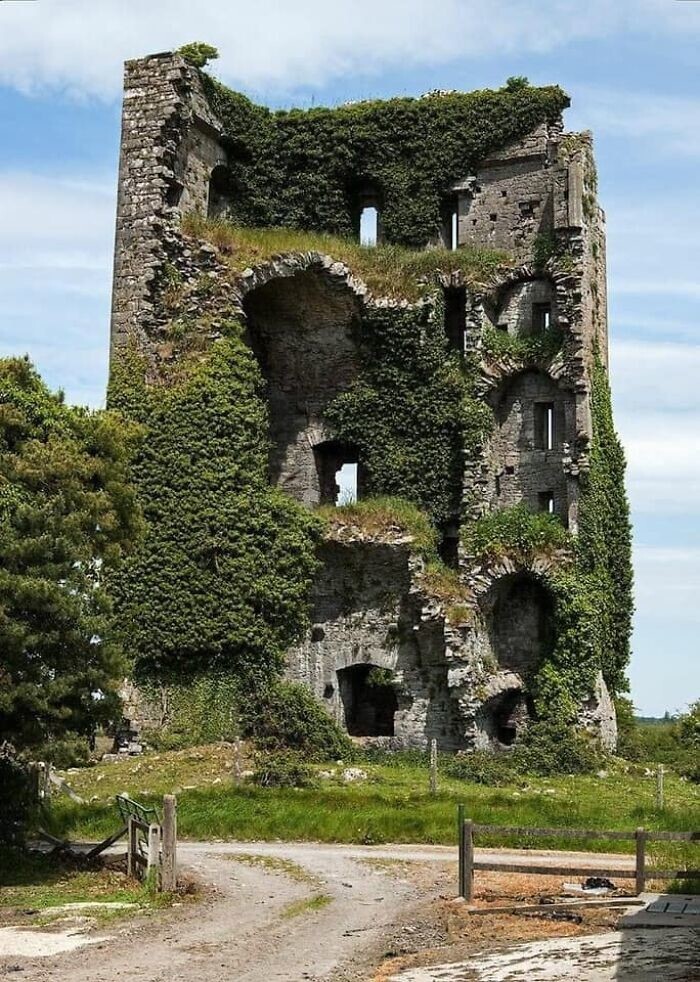 23. Заброшенный замок, Ирландия