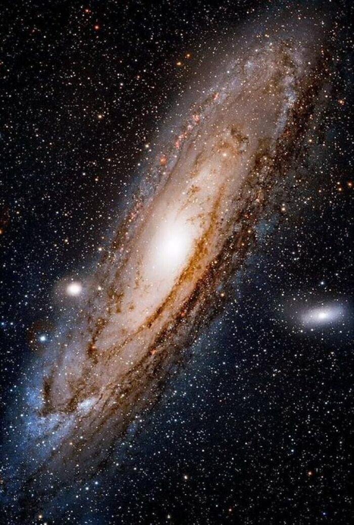 22. Галактика Андромеды, снятая с помощью 11-дюймового телескопа из пустыни