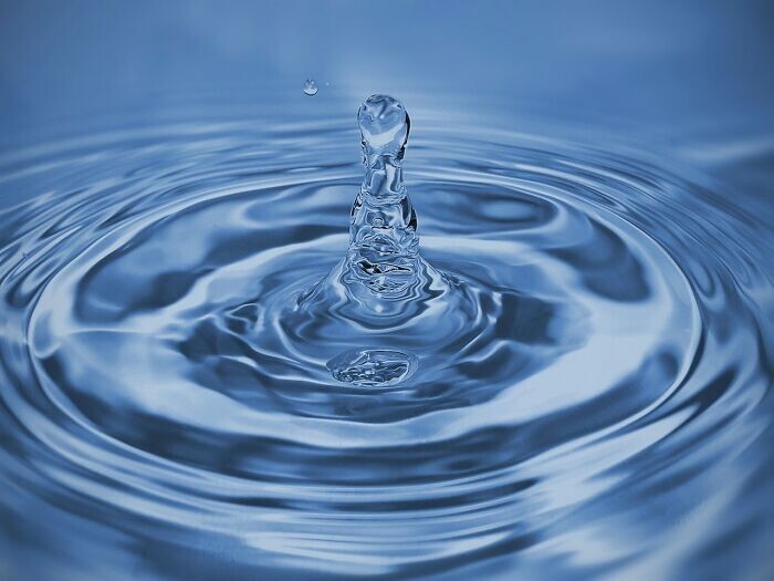 19. В ложке воды больше атомов водорода, чем ложек воды на Земле