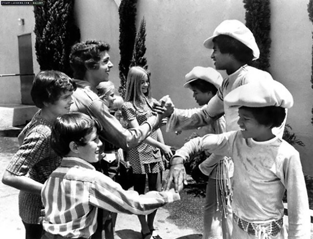 1. Встреча актеров телесериала "Семейка Брэди" с группой The Jackson 5, 1971 год