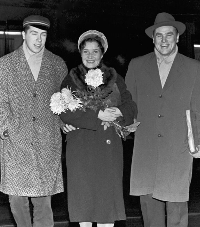 Певец Георг Отс с женой и старшим сыном, 1962 год