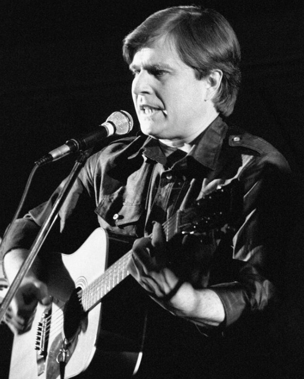 Григорий Гладков во время выступления в Москве, 1985 год