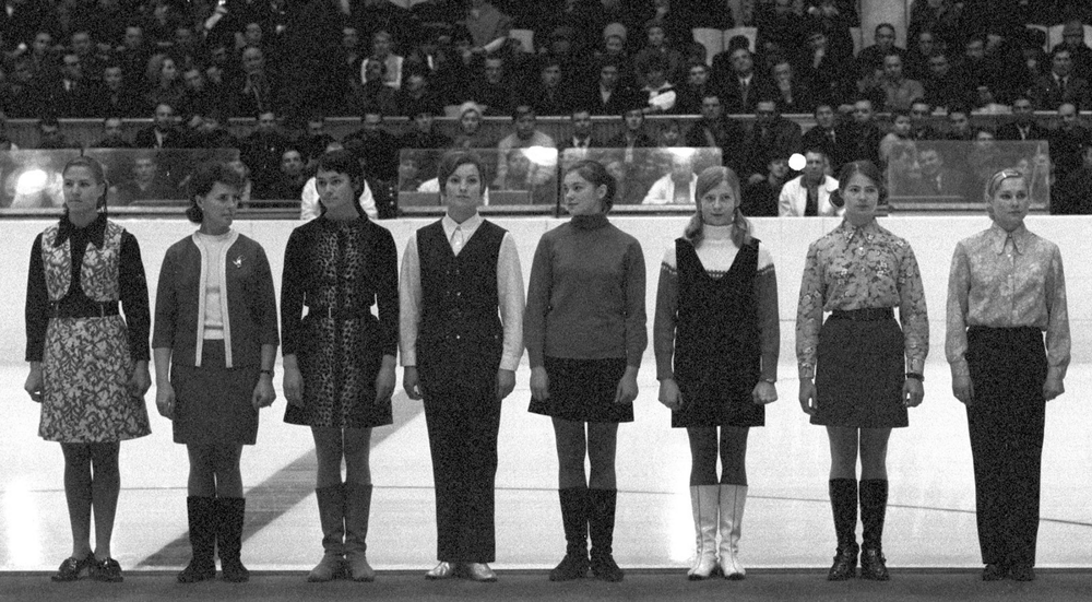 Женская сборная СССР по спортивной гимнастике, чемпионы мира в командном зачете. 