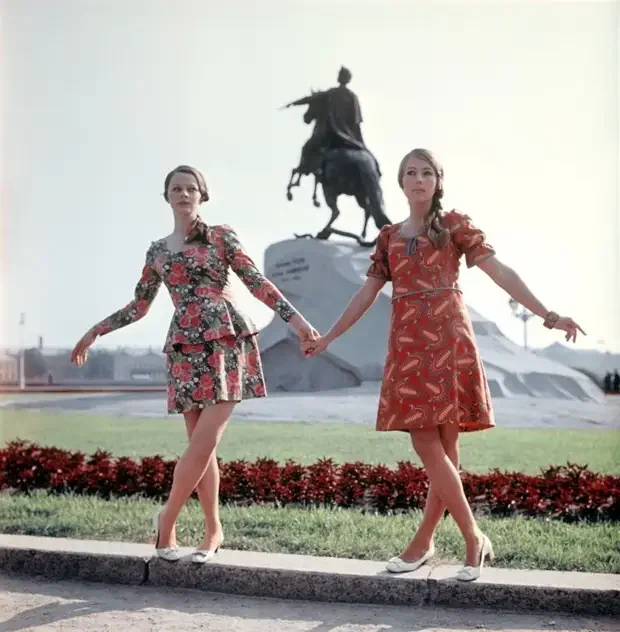 Девушки-модели из ленинградского дома мод, 1970-е годы.
