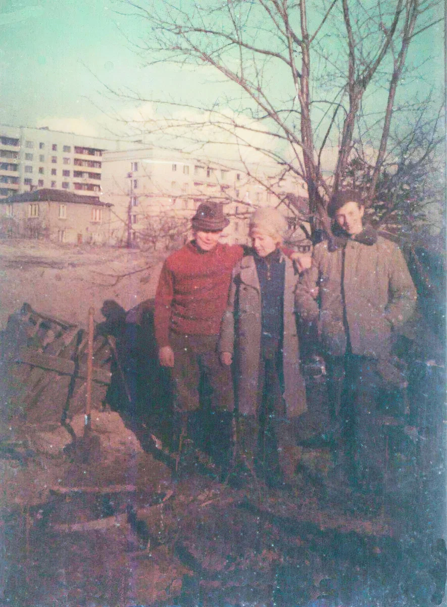 Рига, конец 1970-х. На фоне первых многоэтажек нового спального микрорайона Межциемс.