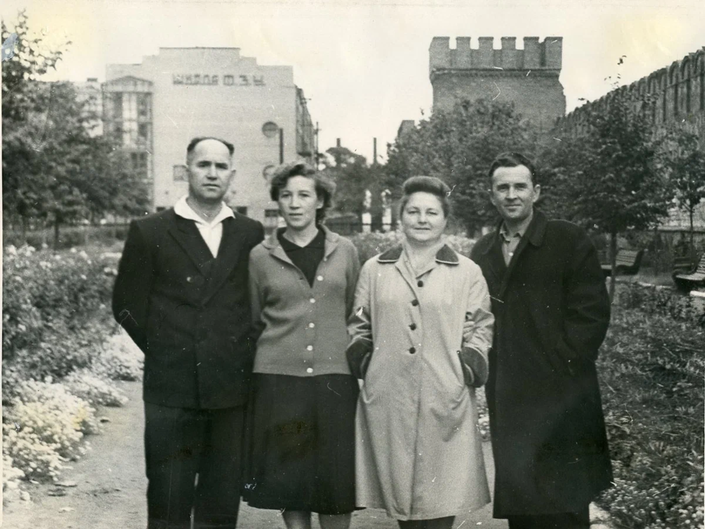 В заключении фото из архива Владимира Щербакова.  Прогулка по центру Тулы. 1962 год.