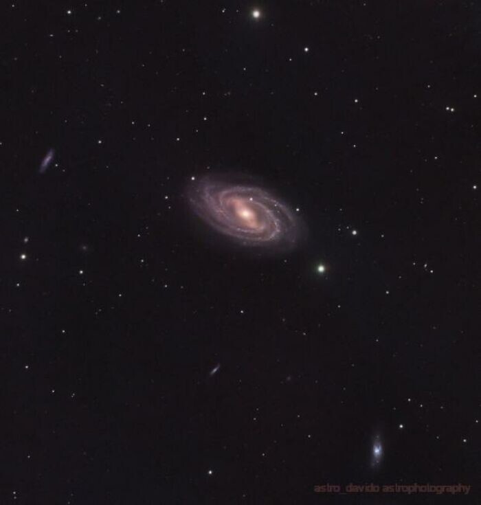 9. Галактика M109 (Пылесос)