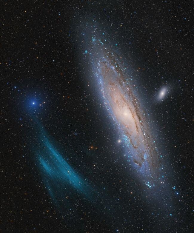 1. Плазменная дуга рядом с галактикой Андромеда. Фотограф - Marcel Drechsler