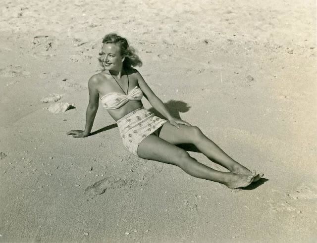 Ретро мода: девушки в купальниках из 40-х годов