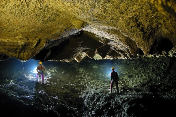 10. Эвапоритовый карст и пещеры Северных Апеннин, Италия