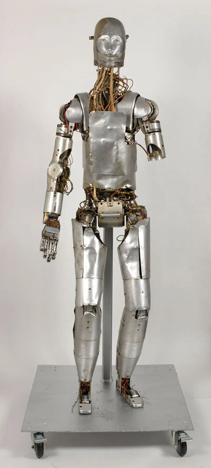 Винтажная техника: первые роботы 20 века