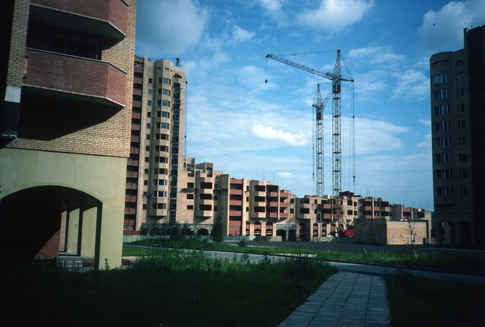 Строительство жилого микрорайона на ныне несуществующей площади имени Брежнева в Черёмушках.
