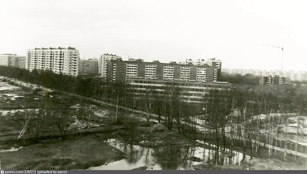 Ленинград, середина 1970-х годов. Аллея Глушко.