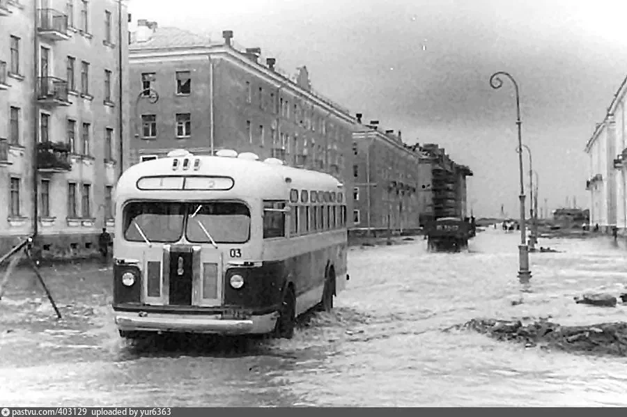 Череповец, Вологодская область. Потоп на улице Металлургов, 1954 год.
