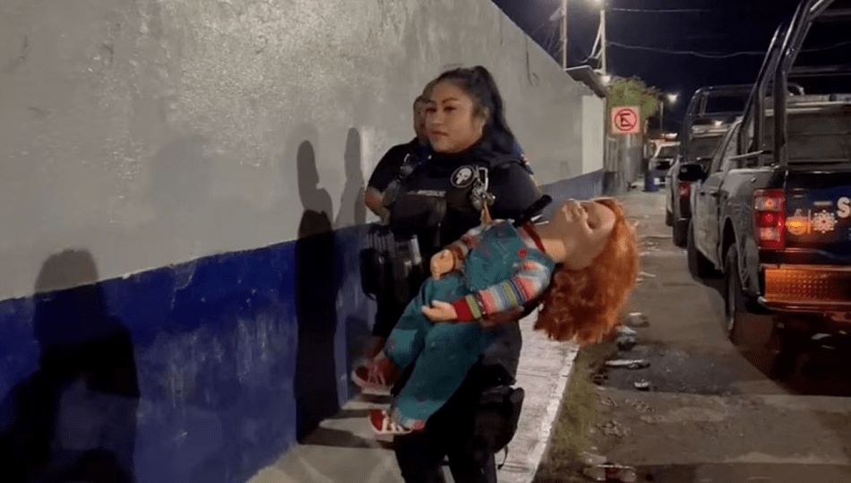 В Мексике полиция арестовала куклу Чаки за вымогательство