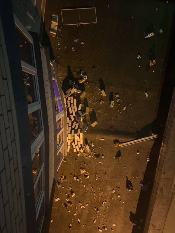 В воронежской многоэтажке произошел взрыв — на балконе одного из жильцов взорвался самогонный аппарат