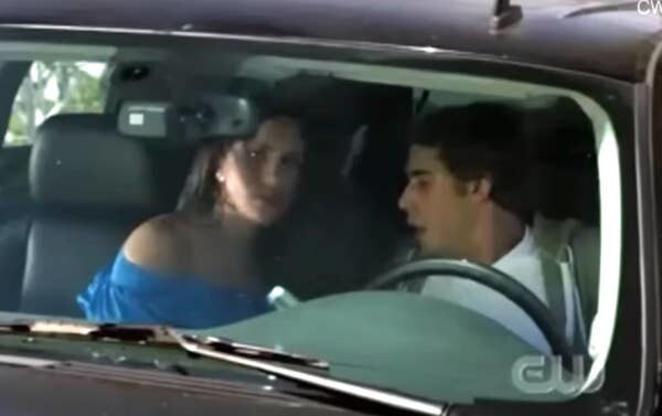 3. Меган Маркл сыграла девушку, которую Энни поймала во время секса с Итаном в его машине в пилотной серии «90210: Новое поколение» в 2008 году