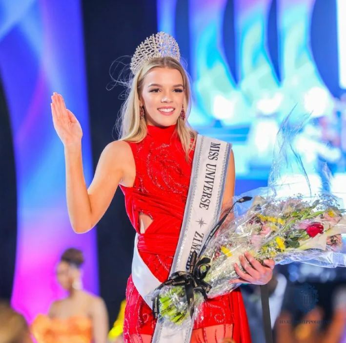 В конкурсе красоты «Мисс Вселенная Зимбабве» победила белая девушка