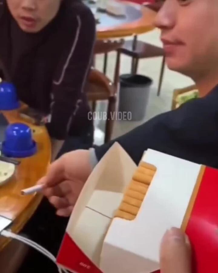 Если есть в кармане пачка сигарет, значит всё не так уж плохо, на сегодняшний... 