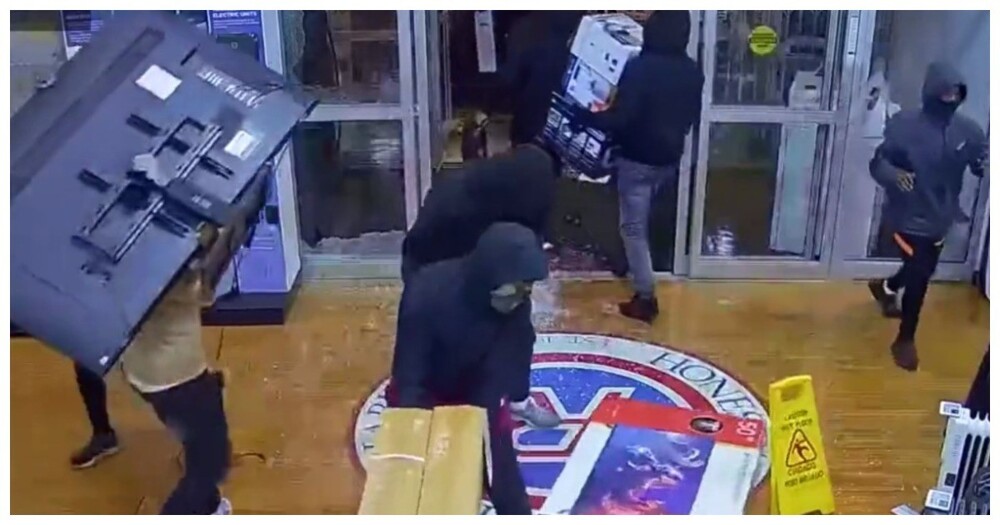 Ограбление магазина электроники в Филадельфии