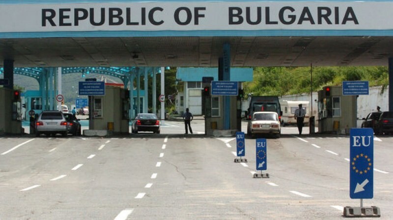 Болгария запретила въезд в страну авто с российскими номерами