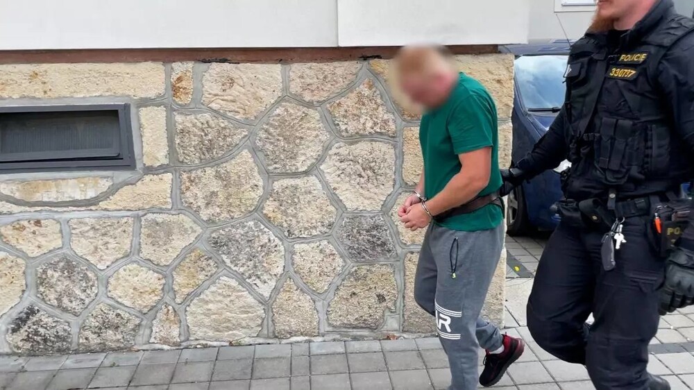 В Чехии украинский переселенец поссорился с женой и отомстил ей с помощью петарды