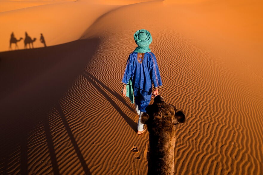 3. "Цвета природы". Фото сделано на закате в пустыне Сахара. Фотограф - Callie Eh