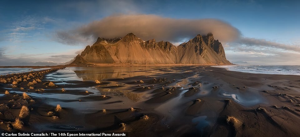14. Гора Вестрахорн на пляже Стоккснес в Исландии. Фотограф Carlos Camalich