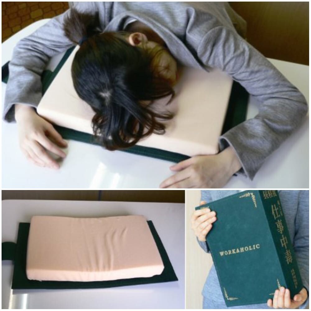 14. Подушка в форме книги