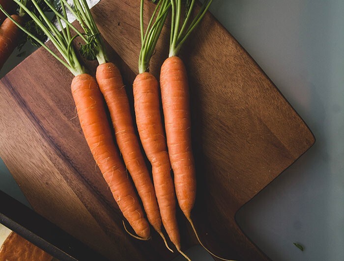 14. Употребление в пищу моркови улучшает остроту зрения ночью