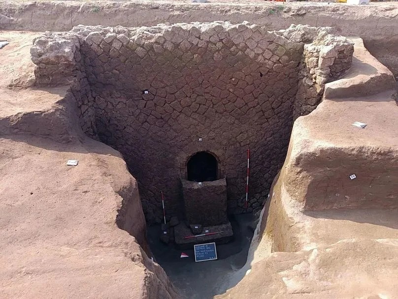 "Гробница Цербера": в Италии обнаружена древняя усыпальница