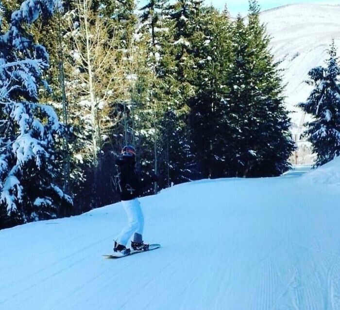 14. «Парень учится кататься на сноуборде»