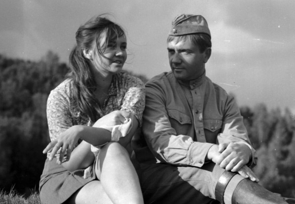 Лариса Лужина и Леонид Куравлев в кинофильме «Любовь Серафима Фролова», 1968 год