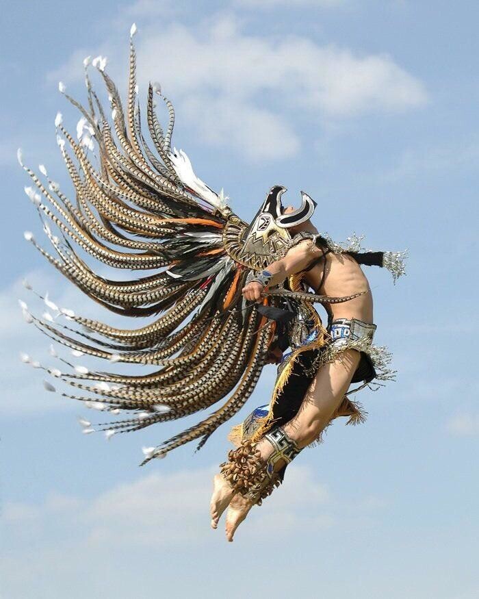 3. Ацтекский танцор