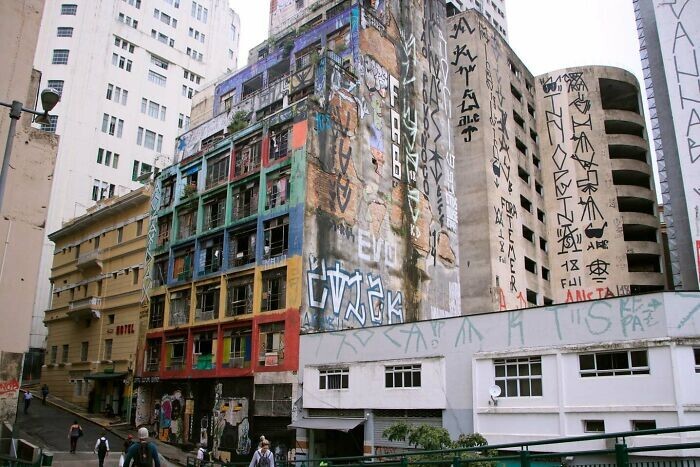 32. Заброшенное здание в Сан-Паулу, Бразилия