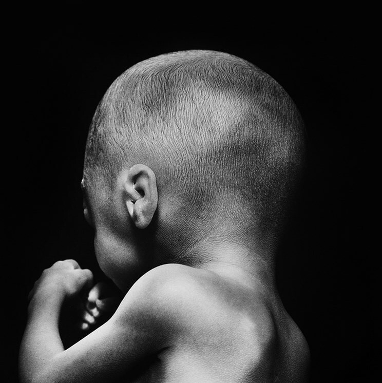 Как развивается ребёнок: фотограф показал волшебный процесс появление новой жизни на свет