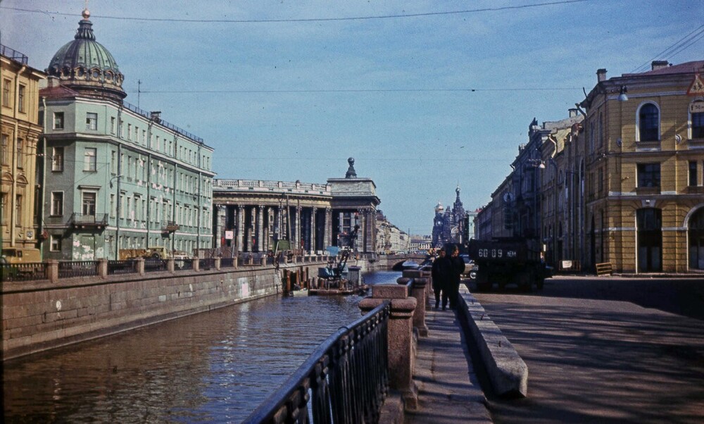 На канале Грибоедова около Думской улицы.