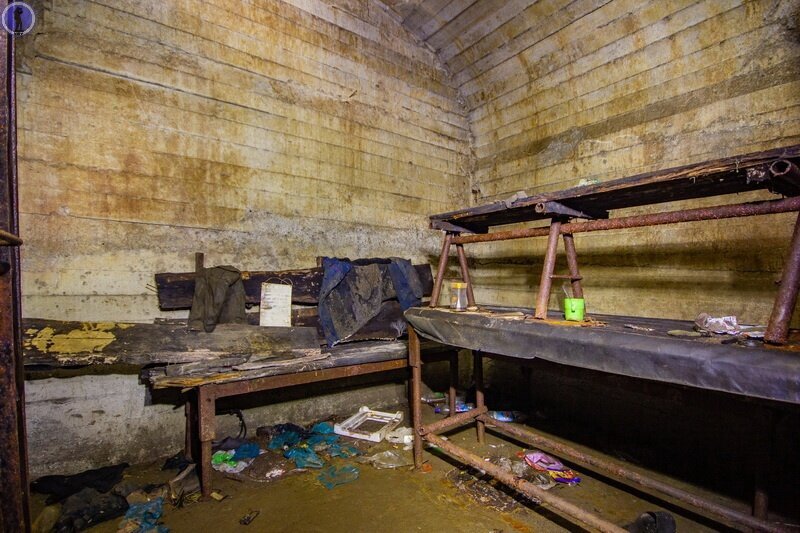 Необычное убежище на глубине 150 метров в заброшенной шахте, где добывали железную руду
