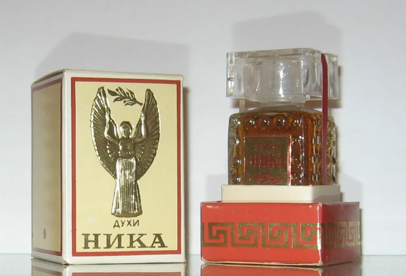Женские имена в названии советской парфюмерии