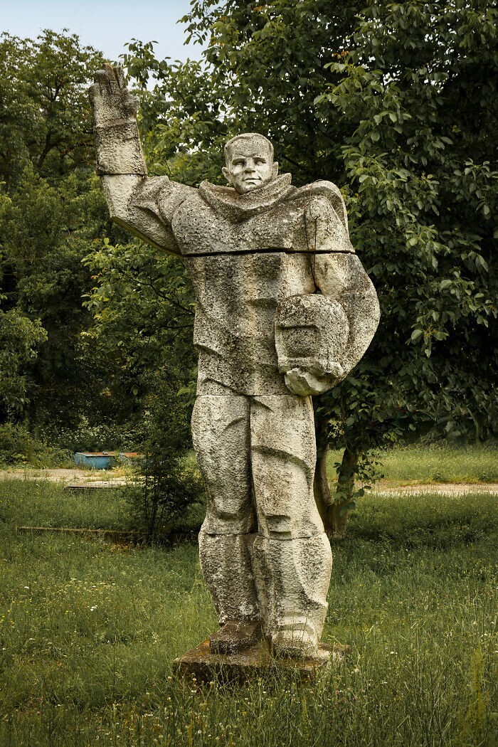 15. Памятник Гагарину