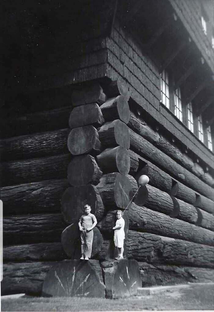 27. Самый большой в мире бревенчатый дом, Портленд, штат Орегон, 1938 год. Построен в 1905 г., сгорел в 1964 г.